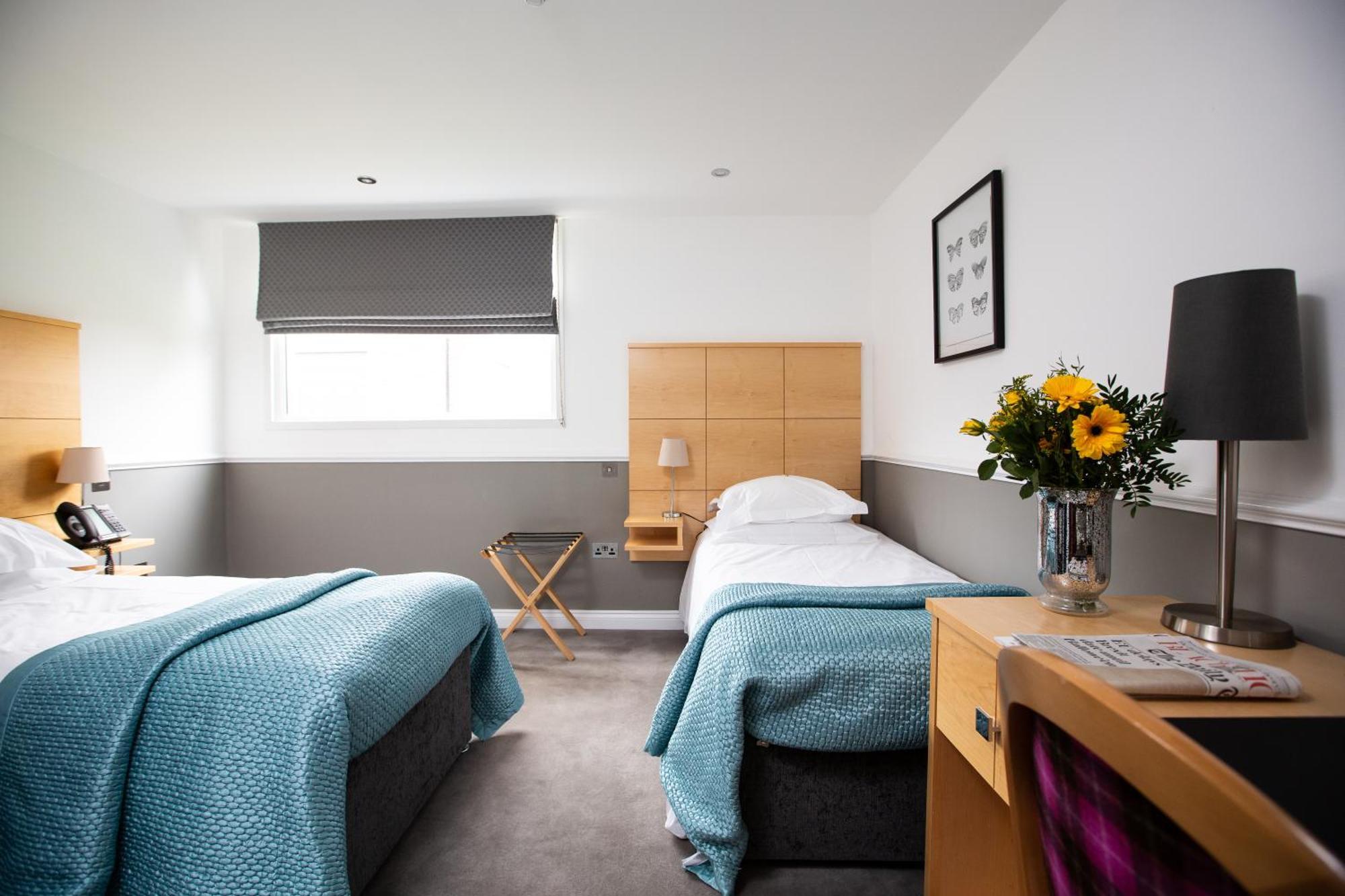 Accommodation At Salomons Estate Роял Тънбридж Уелс Екстериор снимка