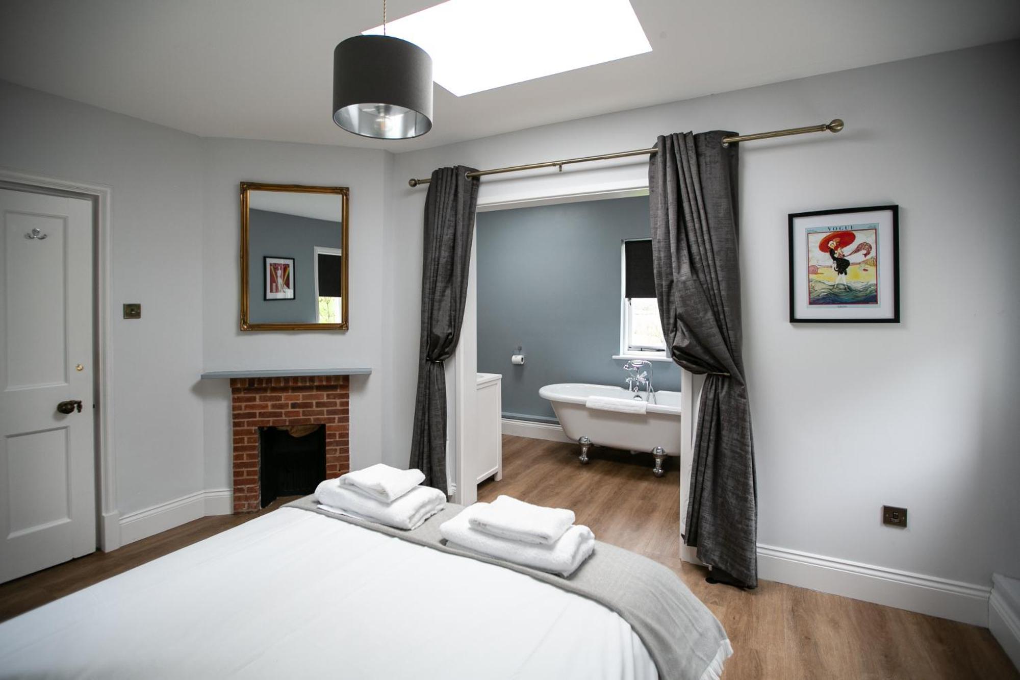 Accommodation At Salomons Estate Роял Тънбридж Уелс Екстериор снимка