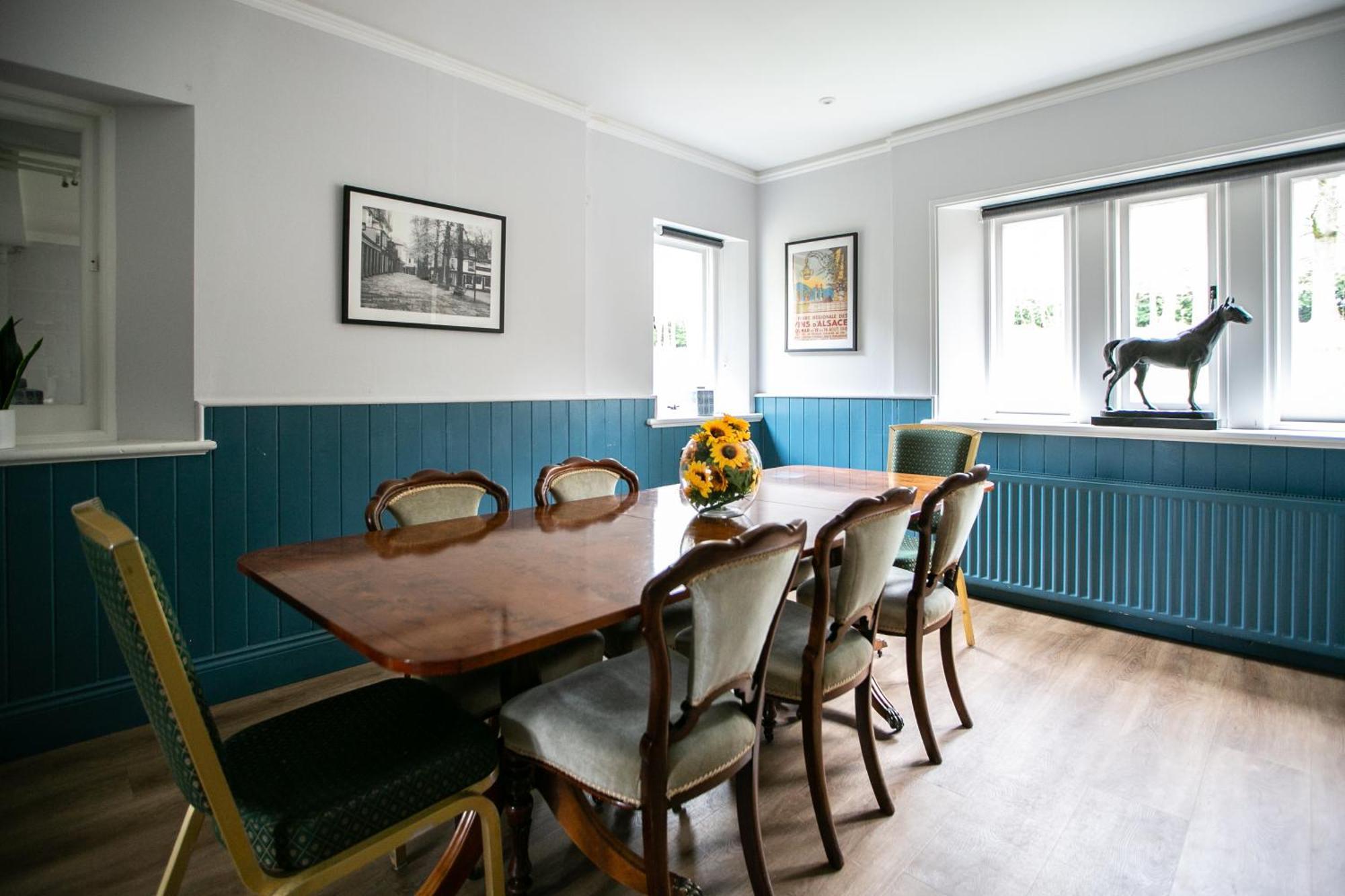 Accommodation At Salomons Estate Роял Тънбридж Уелс Екстериор снимка