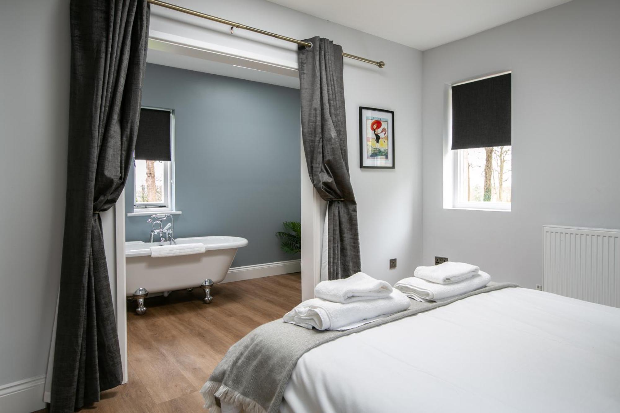 Accommodation At Salomons Estate Роял Тънбридж Уелс Екстериор снимка