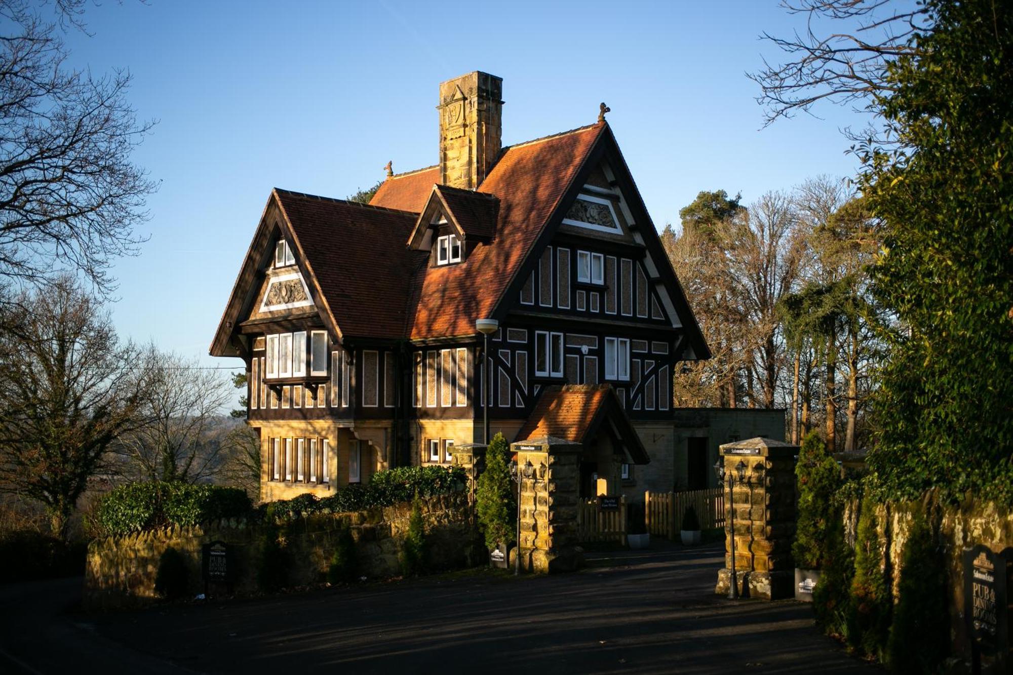 Accommodation At Salomons Estate Роял Тънбридж Уелс Екстериор снимка