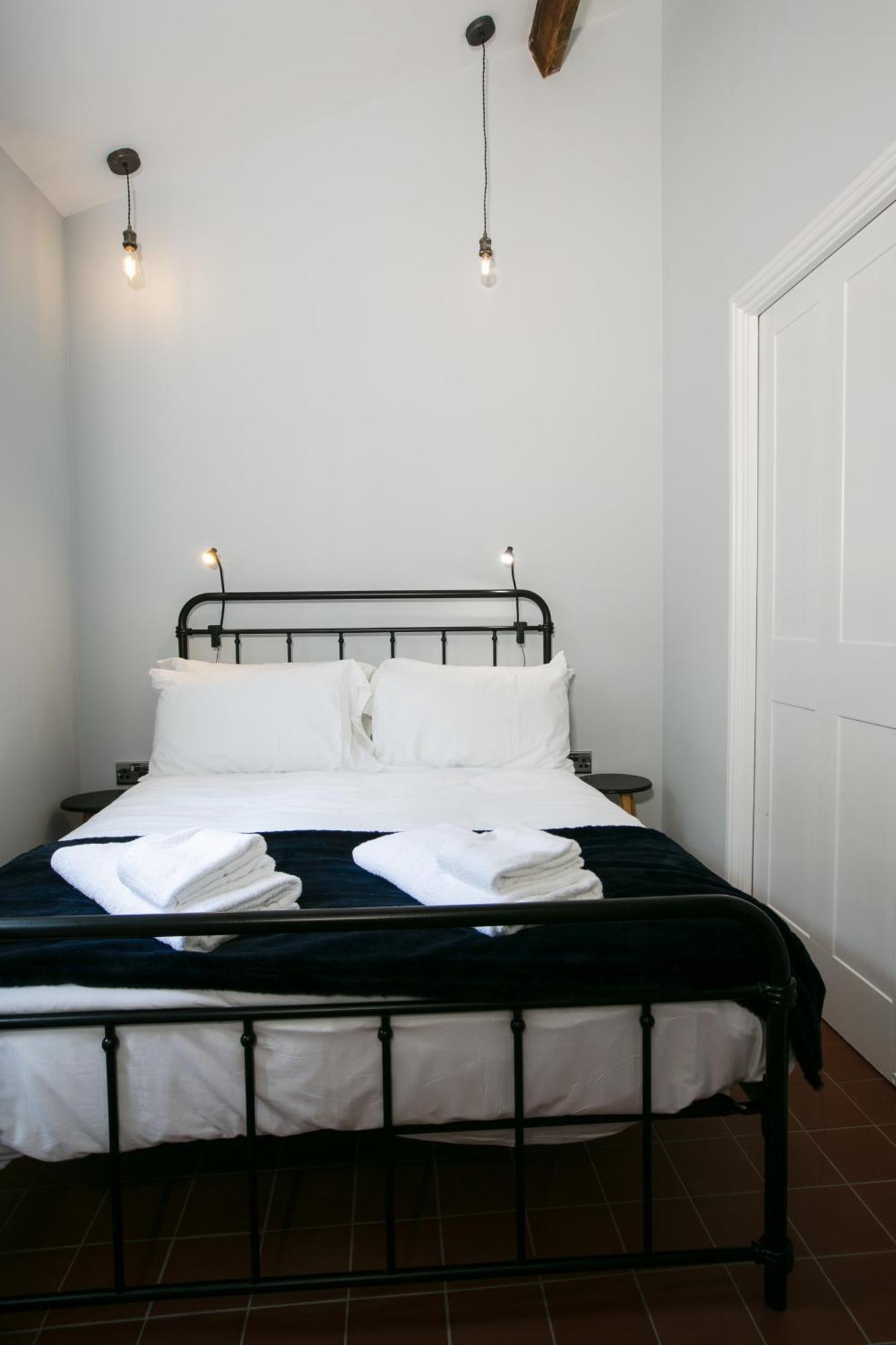 Accommodation At Salomons Estate Роял Тънбридж Уелс Екстериор снимка