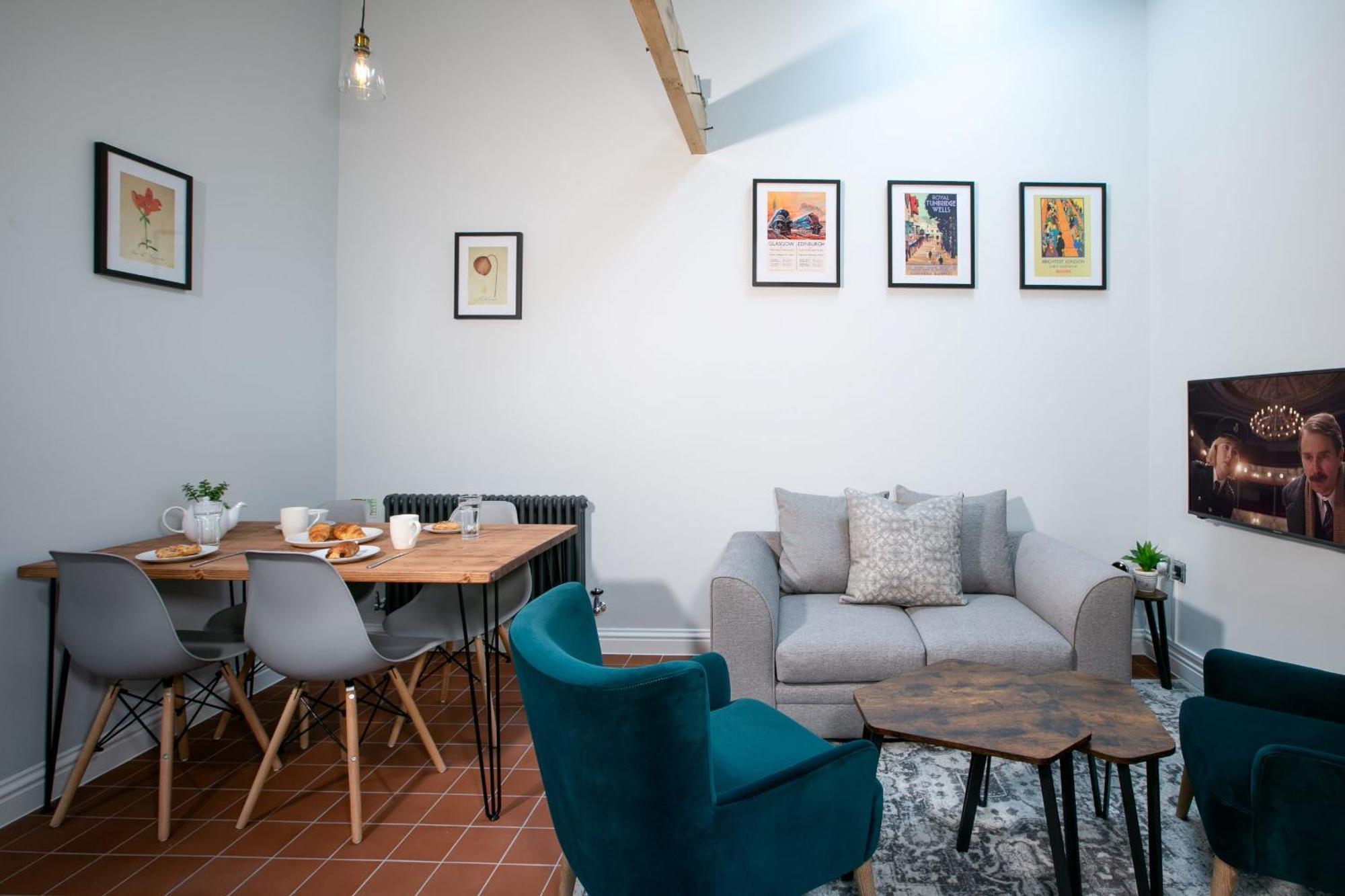 Accommodation At Salomons Estate Роял Тънбридж Уелс Екстериор снимка