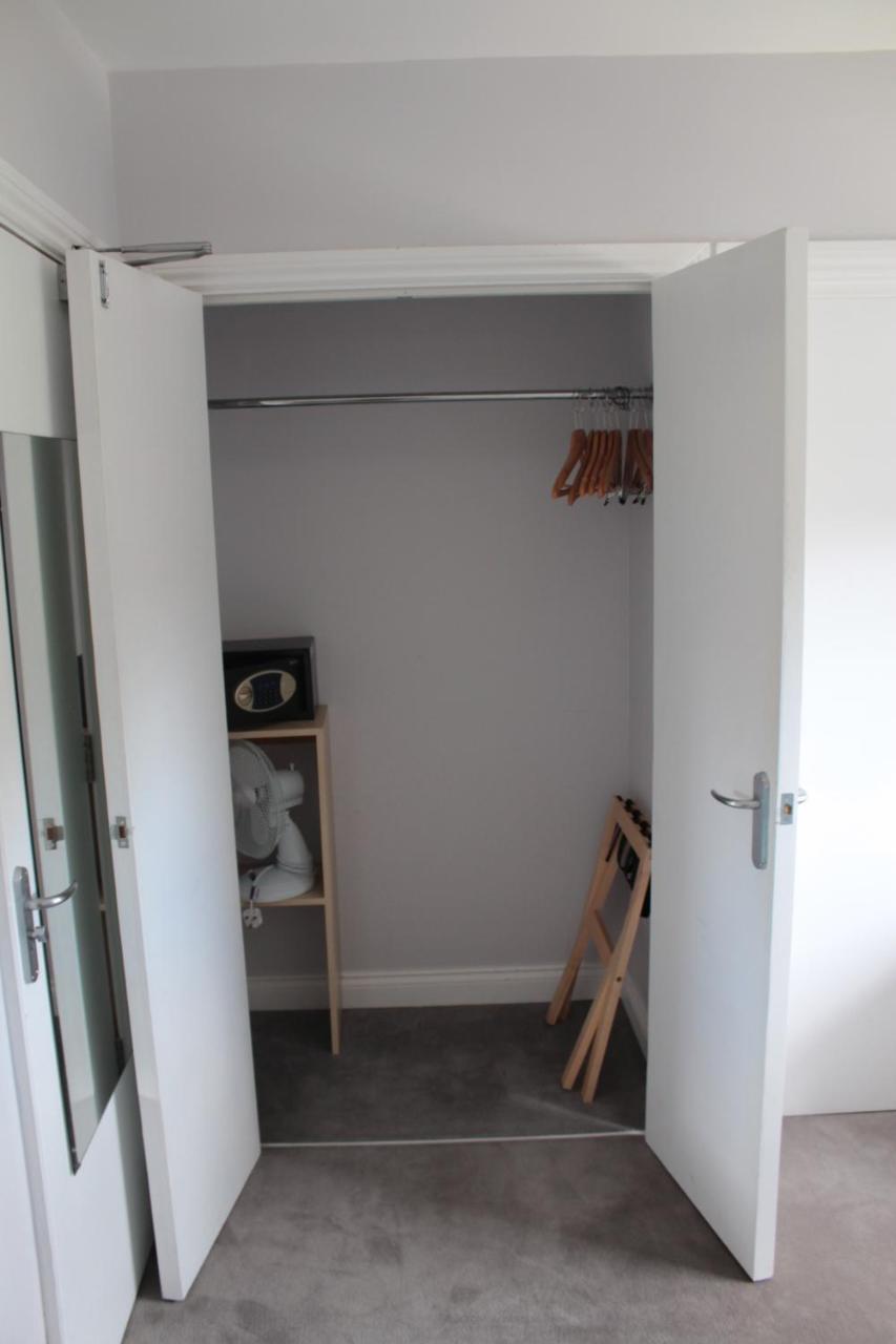 Accommodation At Salomons Estate Роял Тънбридж Уелс Екстериор снимка